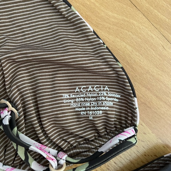 Acacia swimsuit - Picture 2 of 4